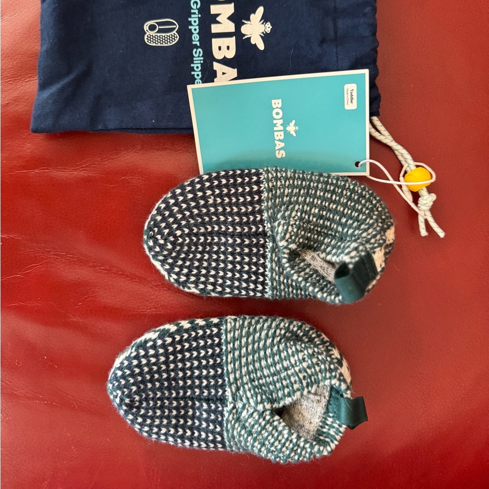 Bombas Toddler Slippers size 5-7 green and taupe NWT